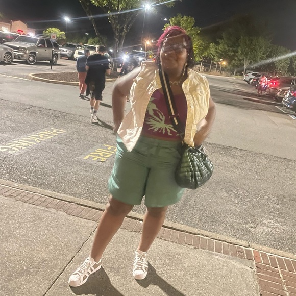 Meet your Posher, Ace - Picture 7 of 16